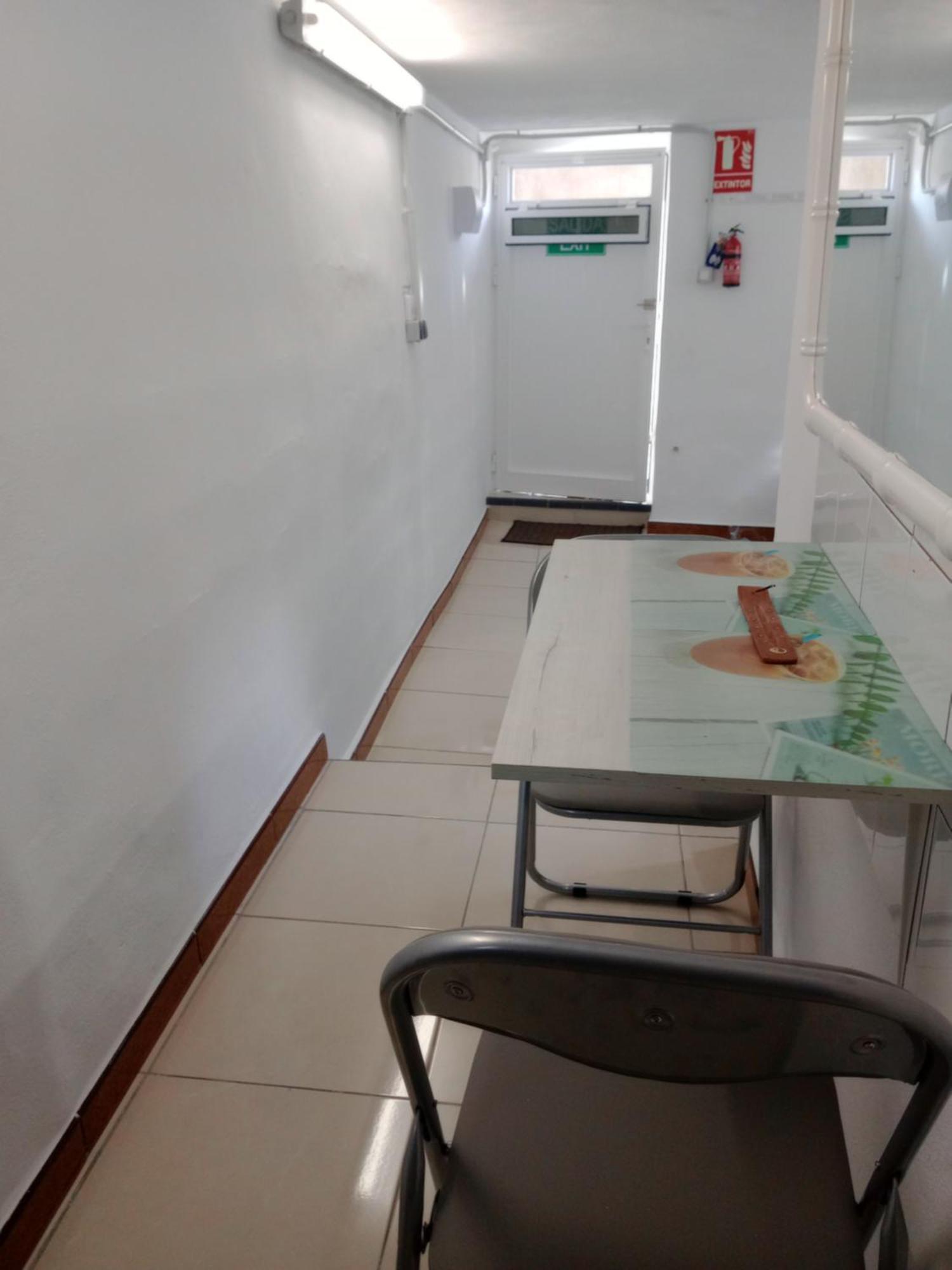 Loft Estudio Habitacion Independiente Hostel อิคอดเดลอสวินอส ภายนอก รูปภาพ
